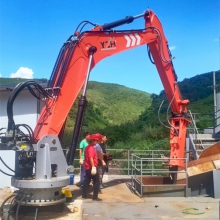 山東元征行固定式礦石液壓破碎機(jī)械臂