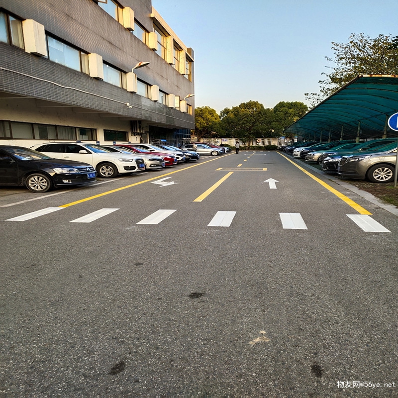 蘇州唯亭鎮(zhèn)工業(yè)園道路車道劃線